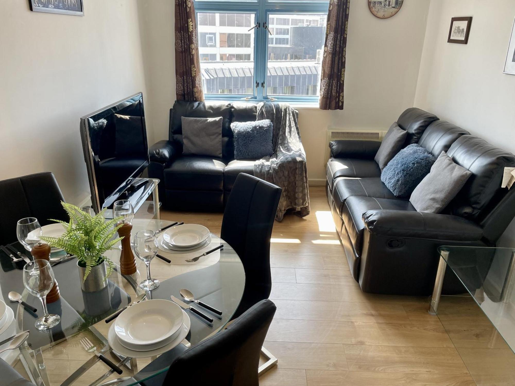 Apartment Hk Life Serviced , Centre Swindon